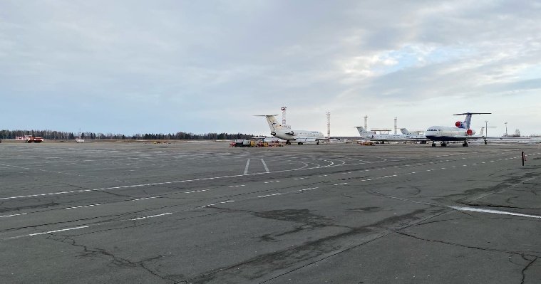 Итоги дня: перенос реконструкции взлётной полосы Ижевского аэропорта и ремонт электросистемы в новой школе на Берша