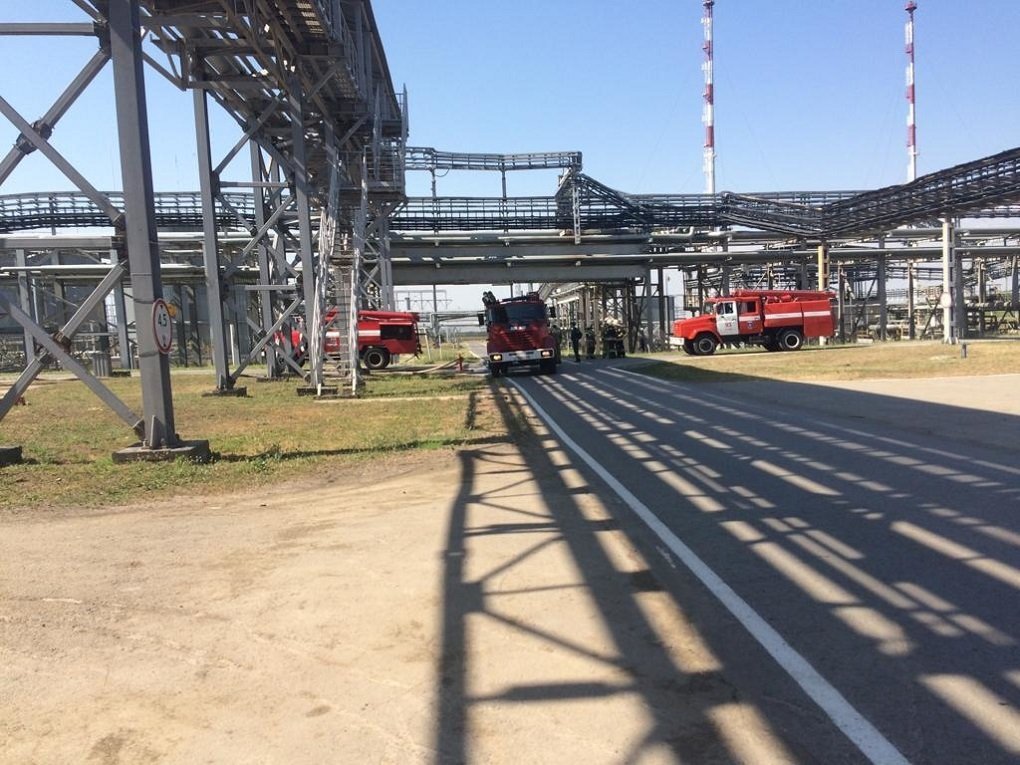 Причиной пожара на Новошахтинском НПЗ назвали атаку с помощью дронов