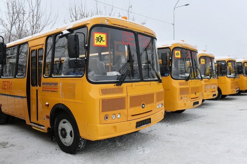 

Школы Удмуртии получат до конца года 110 новых автобусов

