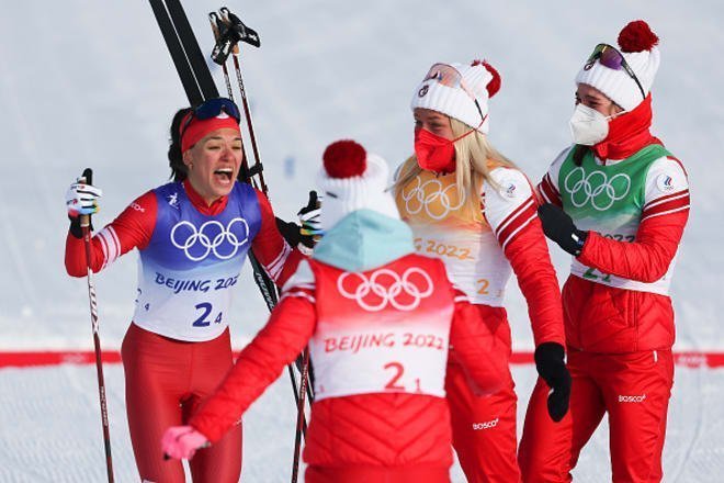 Российские лыжницы завоевали золото в эстафете на Олимпиаде-2022