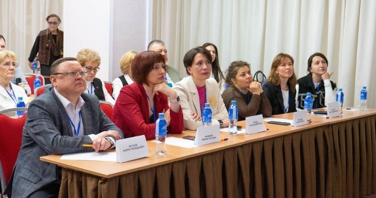 Медицинский форум «ИНТЕЛЛЕКТ ЗДОРОВЬЯ 2025» состоялся в Ижевске