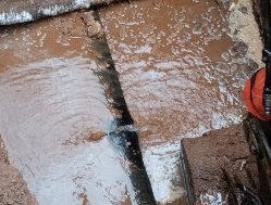 Жилые дома и соцобъекты остались без воды из-за аварии на водопроводе в Сарапуле