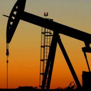 Розничные цены на топливо в России снижаться не будут