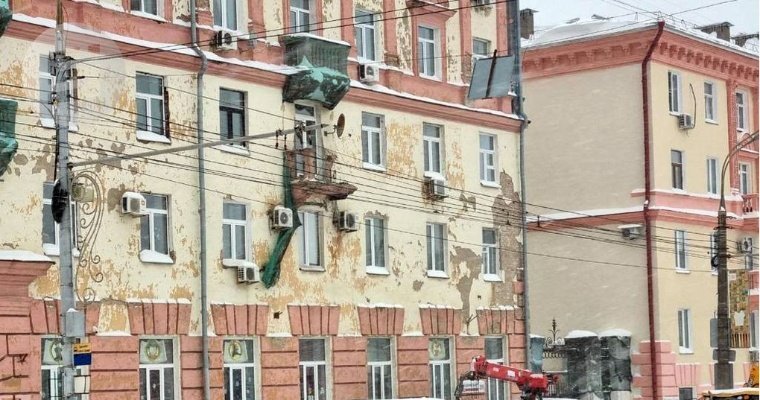 В администрации Ижевска прокомментировали ремонтные работы на фасаде «сталинки» 
