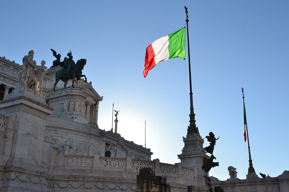 Со второй попытки в Италии сформировали новое правительство  