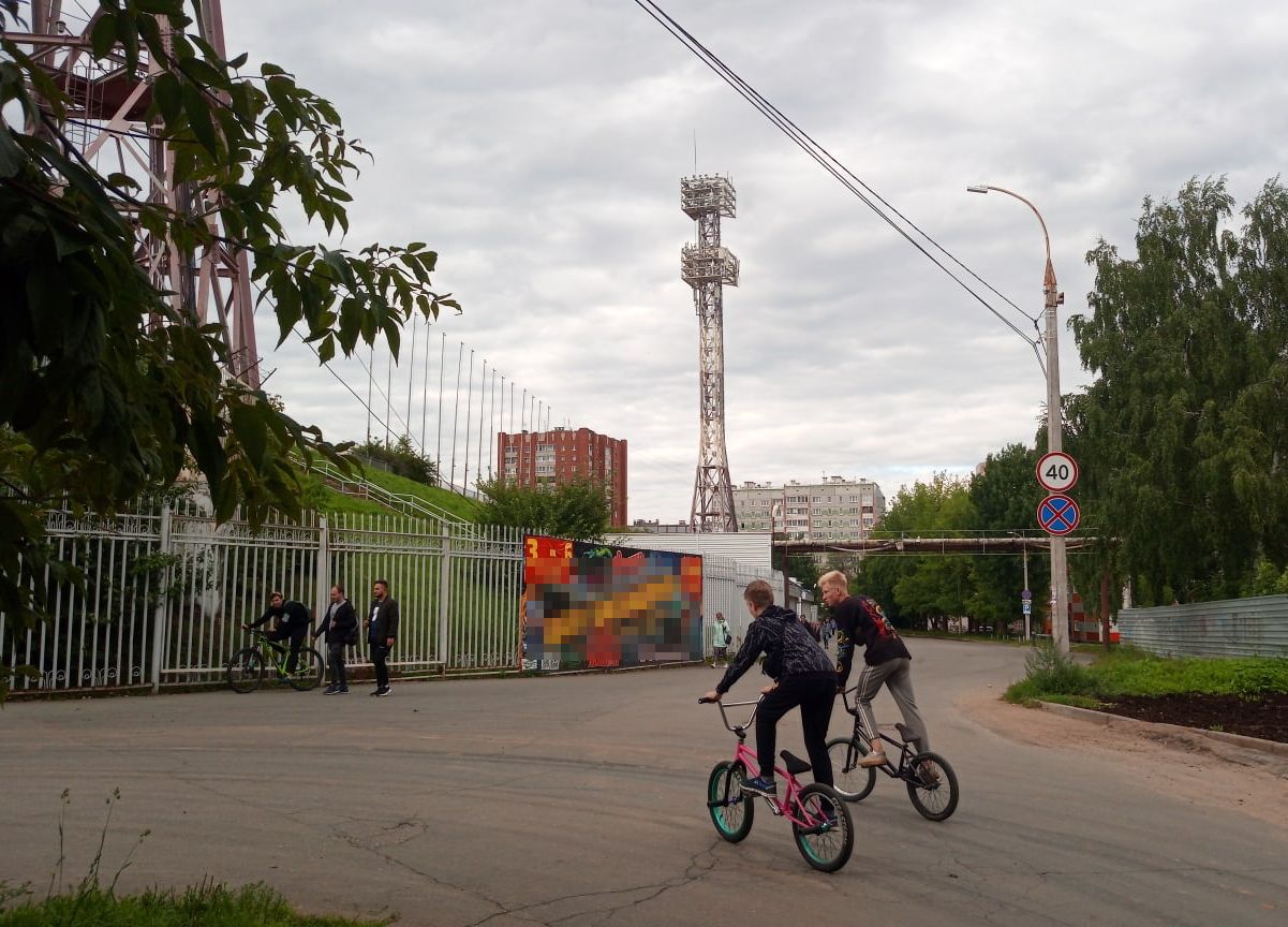 В Ижевске предложили перекрыть въезд машин на дорожку вокруг стадиона «Зенит»