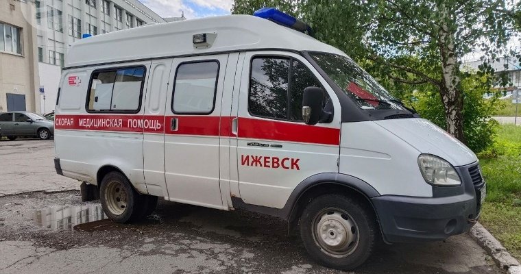 В Удмуртии мужчина получил травму грудной клетки, когда перемещал подъёмник