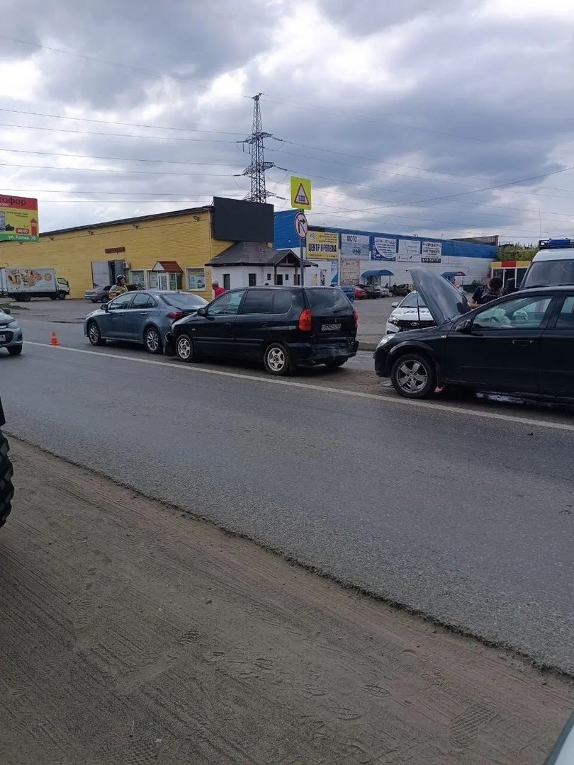 Массовое ДТП произошло на улице Азина в Ижевске 