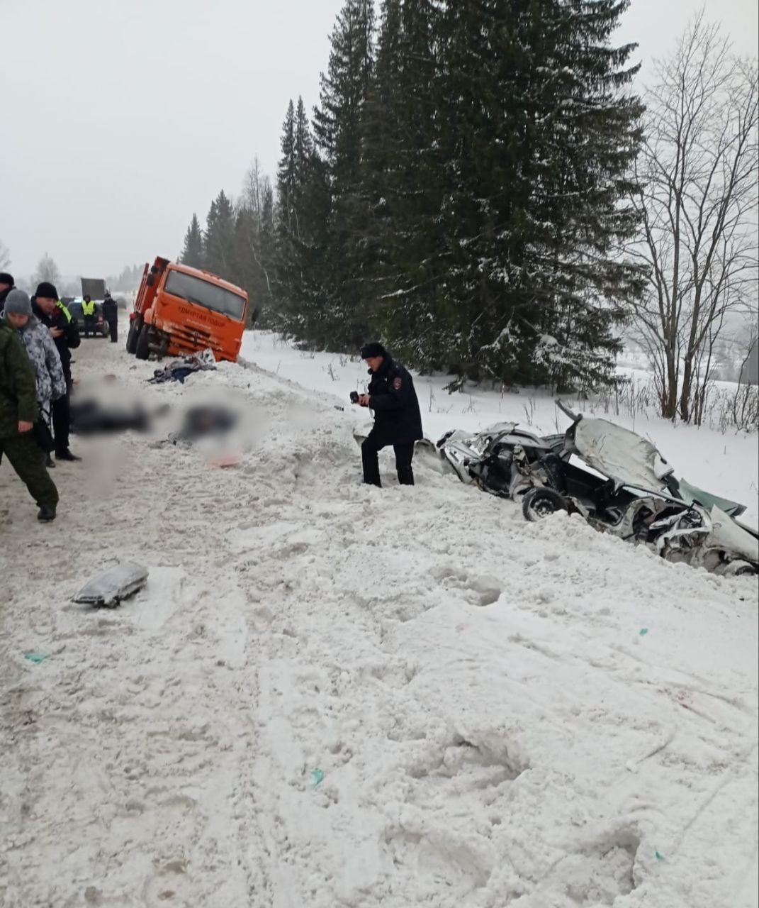 Двое полицейских и подозреваемый погибли в ДТП на трассе в Удмуртии