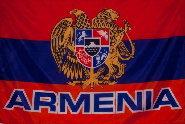 Более 40 автомобилей с армянскими флагами задержали в Москве по подозрению в стрельбе