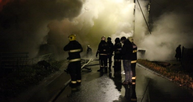 Судьба 16 сотрудников сгоревшего в Петербурге склада Wildberries остается невыясненной 