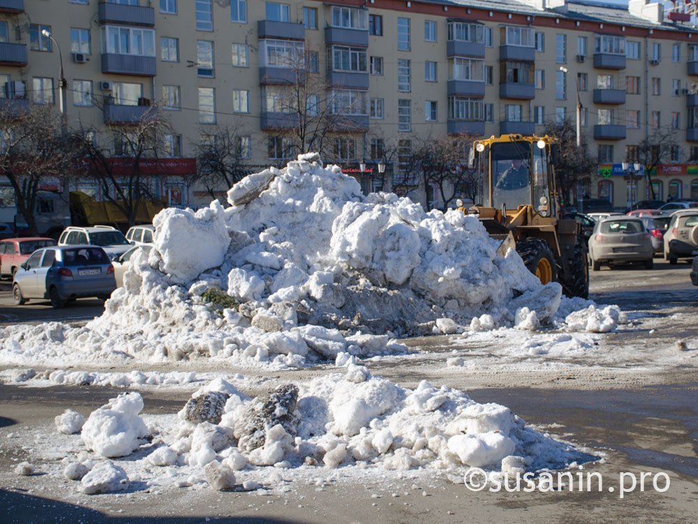 За минувшую ночь из Ижевска вывезли 12,5 тысячи кубометров снега