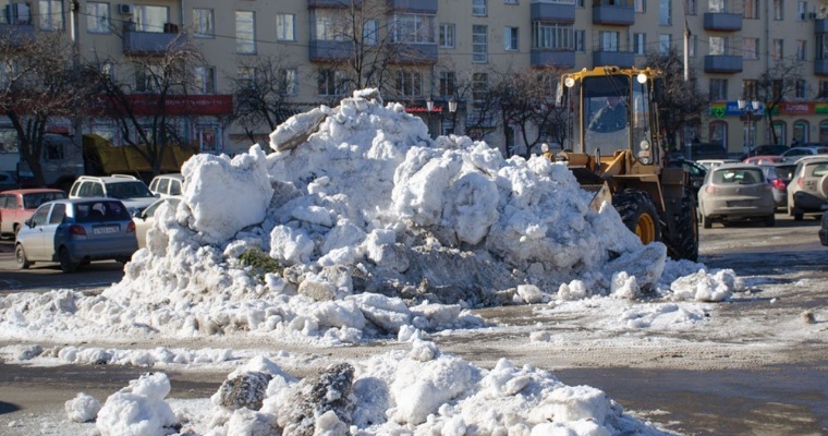 За минувшую ночь из Ижевска вывезли 12,5 тысячи кубометров снега