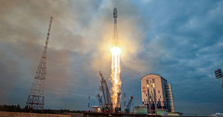 На Восточном стартовала ракета со станцией «Луна-25», на которой есть оборудование из Удмуртии