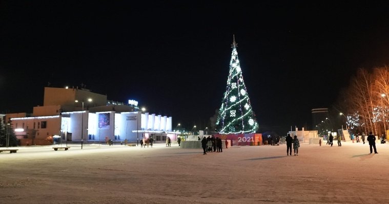 Строительство ледового городка на Центральной площади Ижевска завершат к 31 декабря