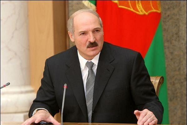 Лукашенко попросил Украину не подбрасывать в Белоруссию людей с оружием