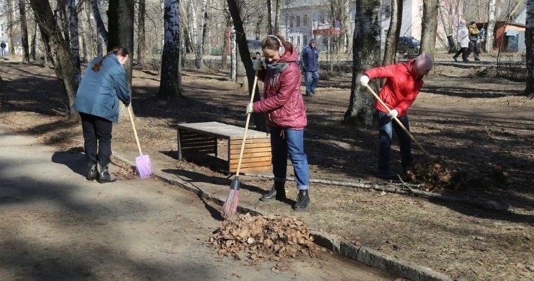 В парках и скверах Ижевска, участвующих в рейтинговом голосовании, проходят субботники