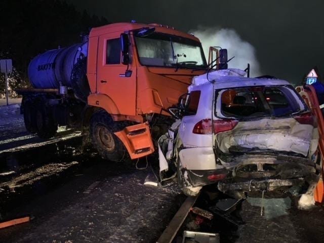 Водитель внедорожника погиб при столкновении с грузовиком в Игринском районе