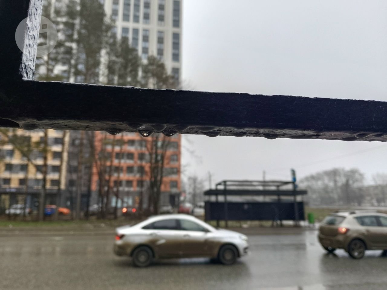 Жителей Удмуртии предупредили о проливных дождях ночью 19 апреля