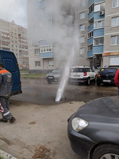 Фонтан с горячей водой устранили на улице Красноармейской в Ижевске