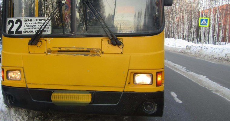 В Ижевске переходившую дорогу по «зебре» женщину сбил автобус