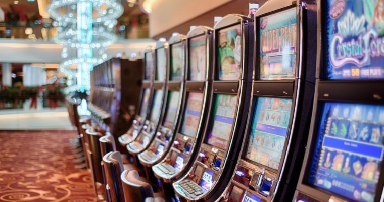 Жителя Удмуртии задержали за организацию подпольного казино и нарушение авторских прав