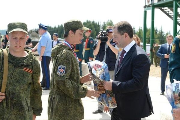 Дети из Удмуртии приняли участие в Дне памяти и скорби в Нижегородской области