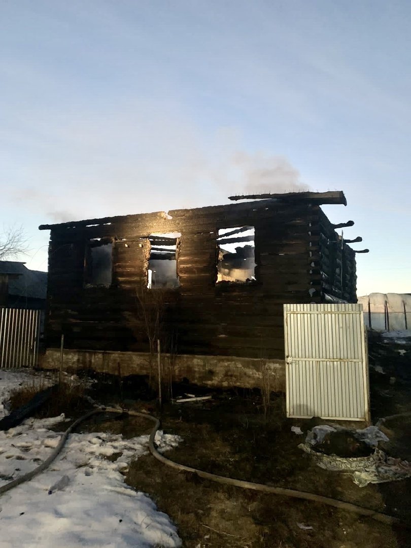 Житель Глазовского района погиб при попытке спасти отца из горящего дома