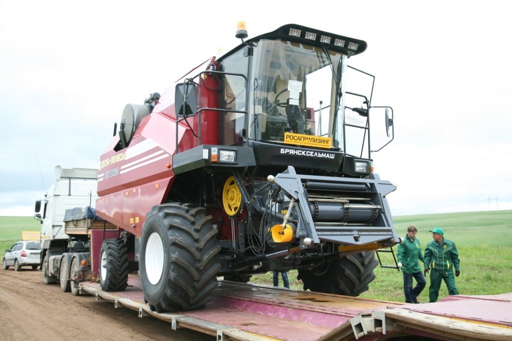 Селяне Удмуртии получат 13 тракторов и комбайнов по федеральной программе лизинга