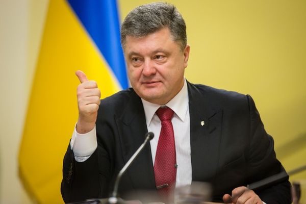 Порошенко предложил включить в «черный список» участников выборов в Госдуму в Крыму
