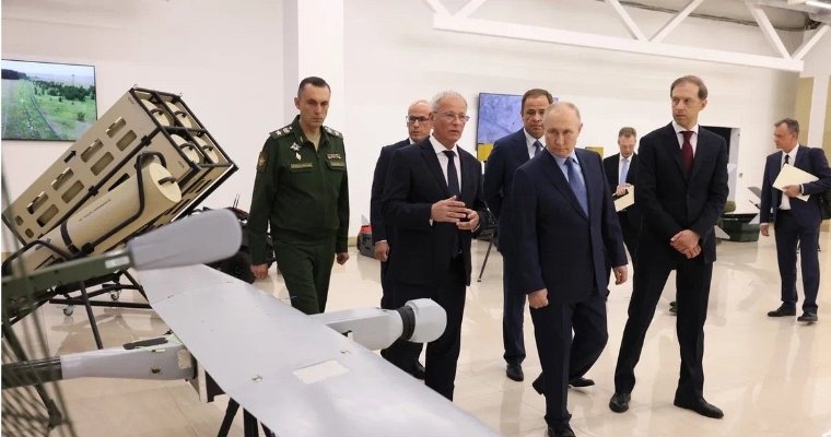Владимир Путин осмотрел производство боевых беспилотников на предприятии «Аэроскан» в Ижевске