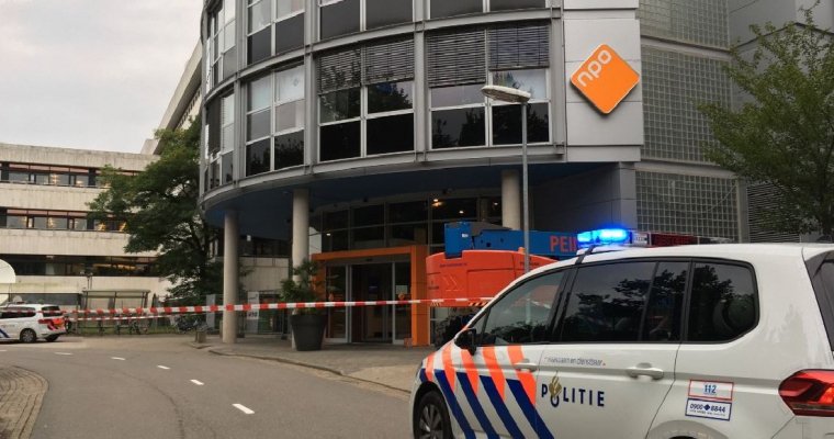 В Голландии неизвестный захватил заложников в здании радиостанции