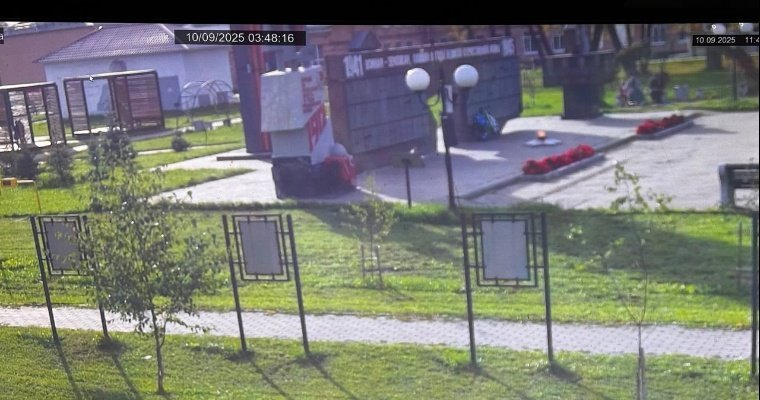 Глава Кезского района возмутился игрой детей с Вечным огнём 