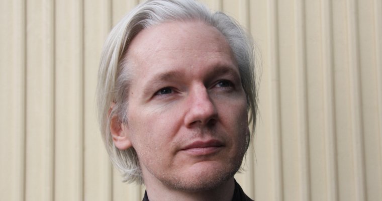 Основателю Wikileaks Ассанжу выдали австралийский паспорт