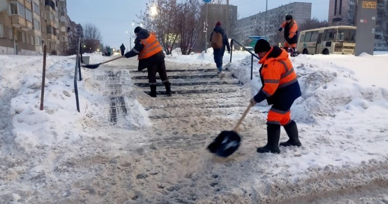 Из Ижевска за минувшую ночь вывезли 12,4 тысячи кубометров снега