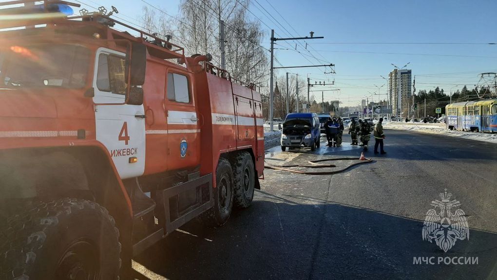 Угрозу взрыва газового баллона в автомобиле предотвратили в Ижевске