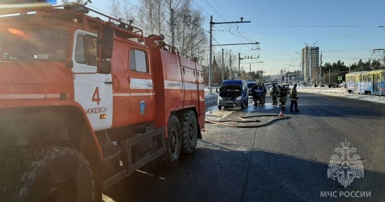Угрозу взрыва газового баллона в автомобиле предотвратили в Ижевске
