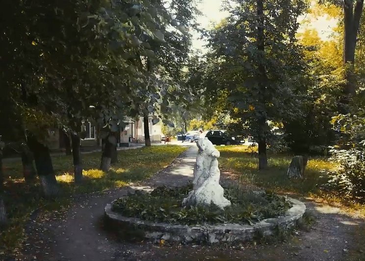 Дворовая скульптура Белые мишки в Ижевске оказалась бесхозной