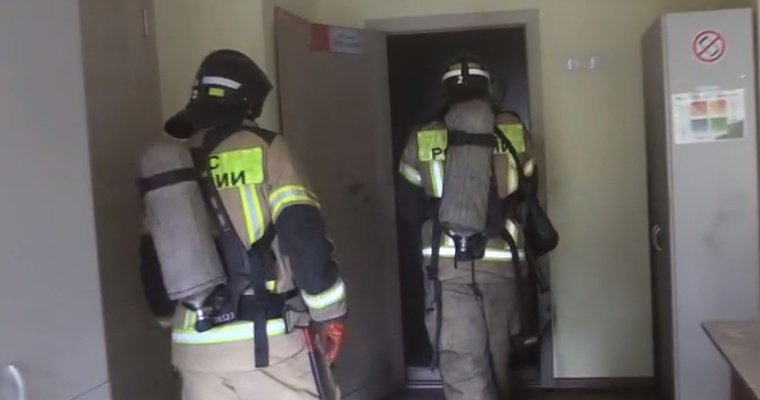 В МЧС по Удмуртии назвали предварительную причину пожара в лицее №24 Ижевска