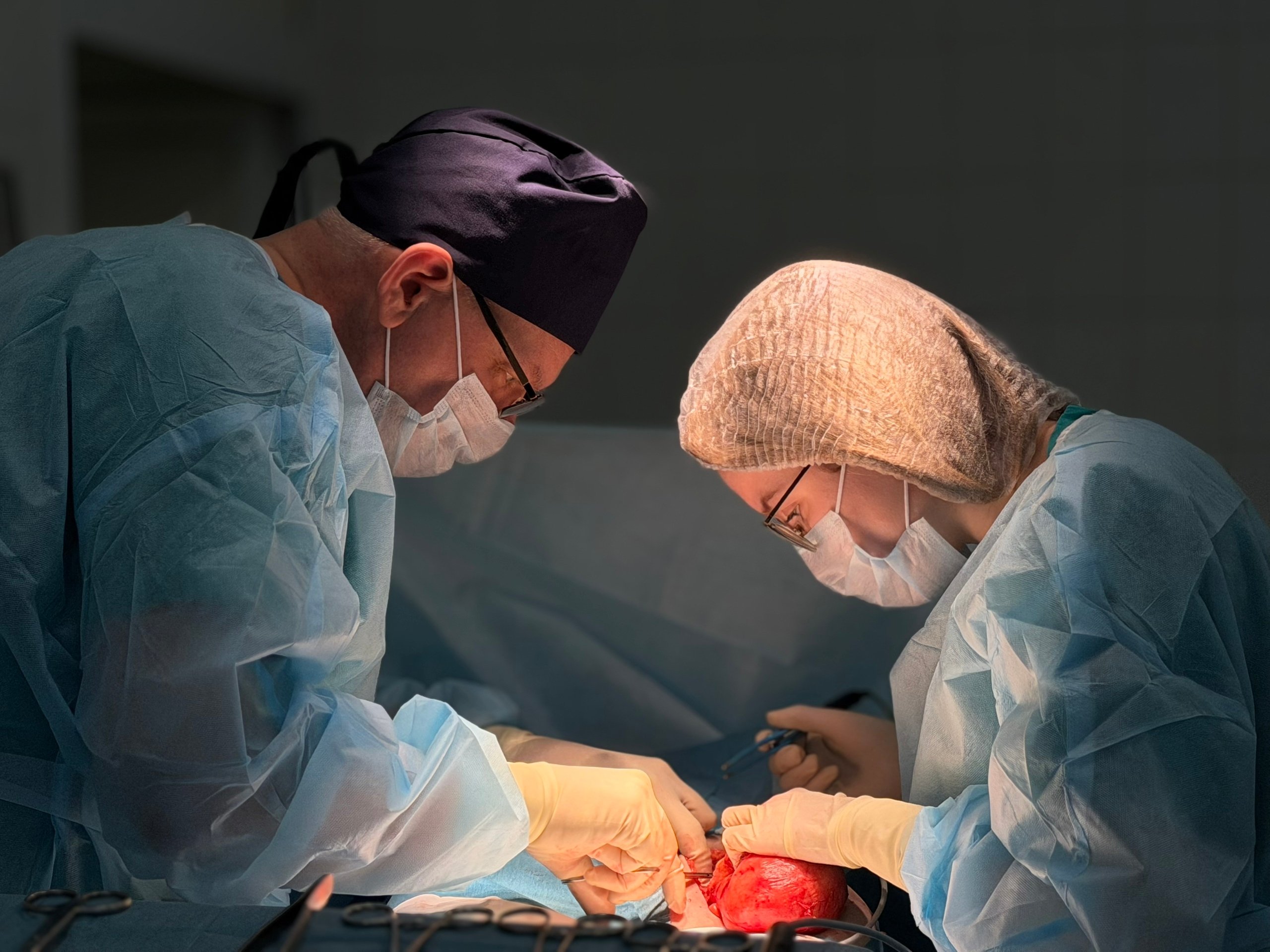 Врачи из Ижевска удалили гигантскую опухоль на бедре пациента