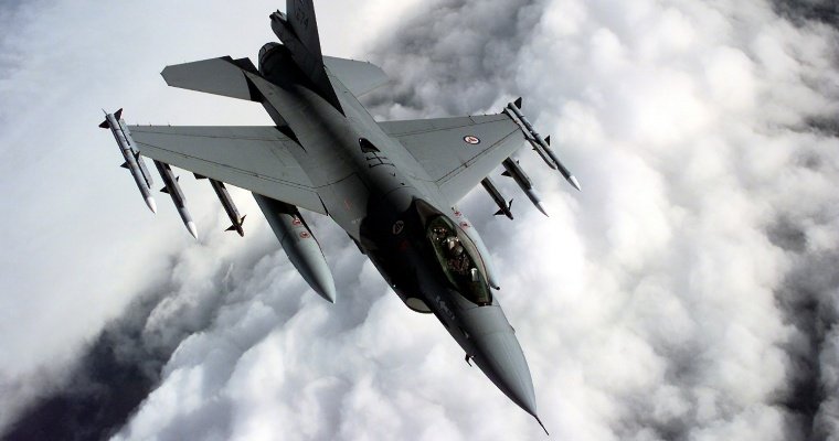 Власти Азербайджана признали наличие в стране турецких самолетов F-16
