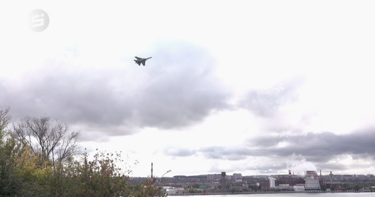 100 тыс человек увидели полет Су-35 над Ижевском