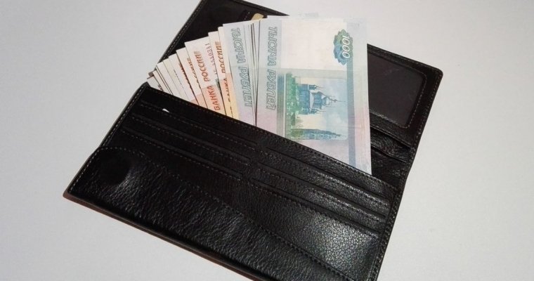 Спешившая на праздник жительница Удмуртии попыталась подкупить инспектора ДПС