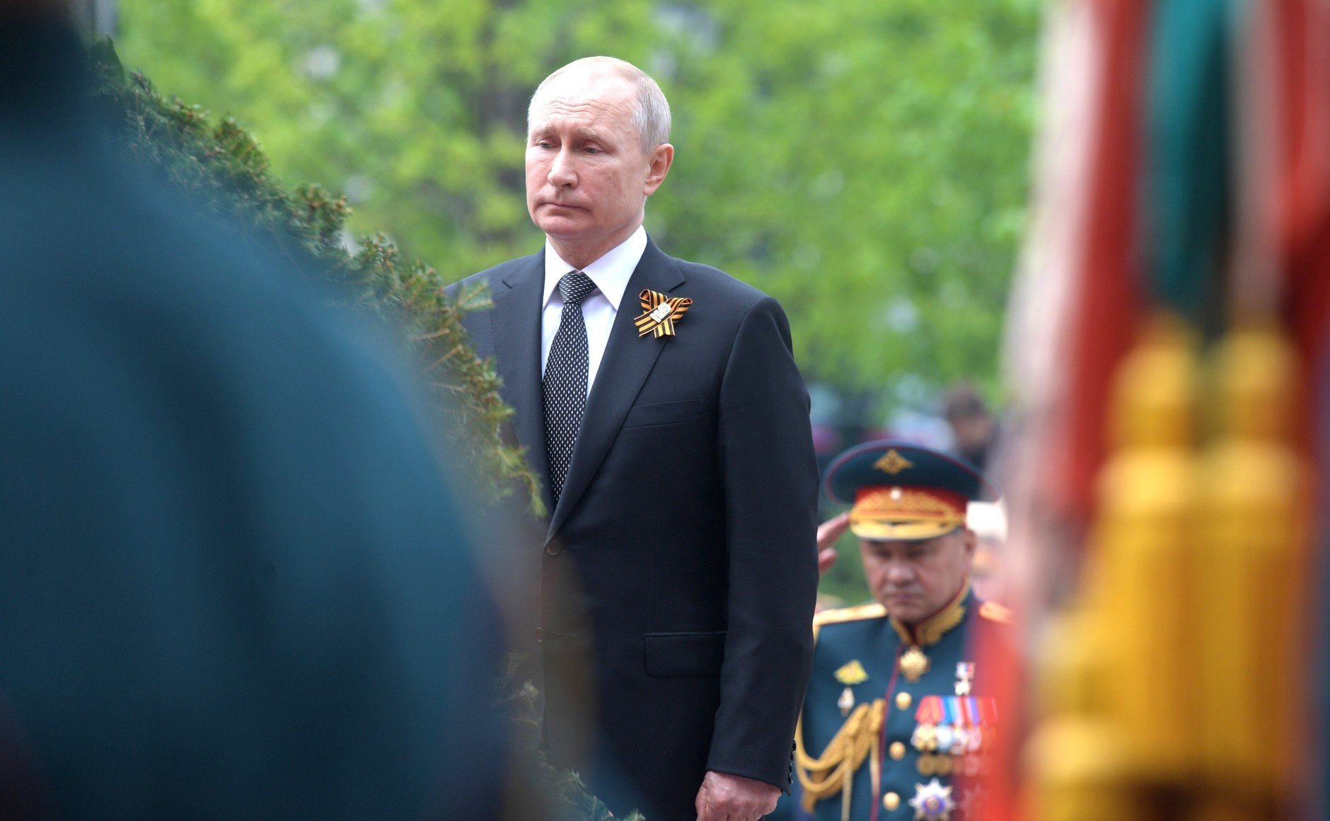 Владимир Путин 9 мая возложит цветы к Вечному огню и обратится к россиянам