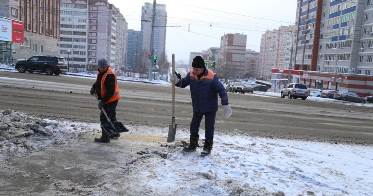 Глава Ижевска поручил проверить готовность коммунальных служб к обильным снегопадам