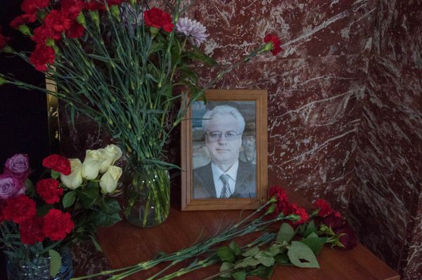 Гроб с телом Виталия Чуркина доставили в Москву