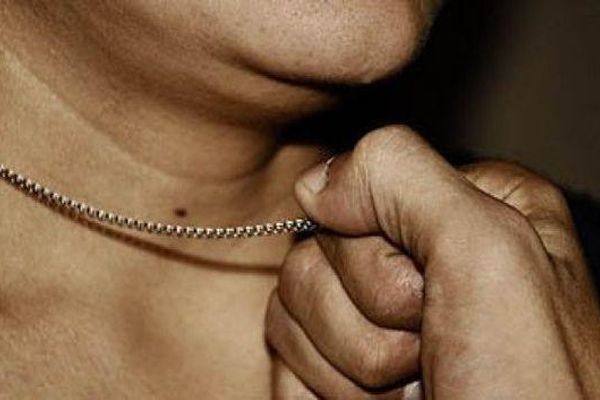 Объятия с Юрием Гагариным стоили жителю Ижевска золотой цепочки