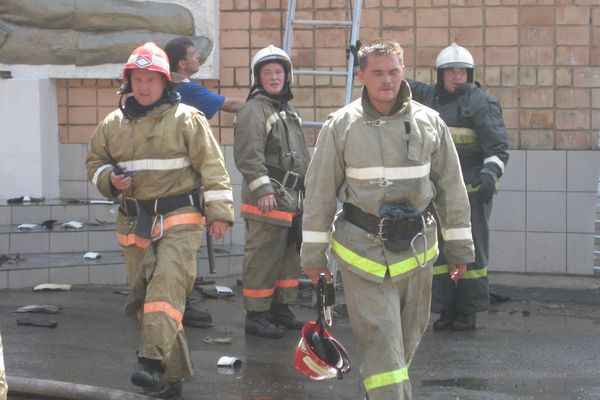 Новости ижевска сусанин. МЧС Воткинск. Пожар в Воткинске сегодня. Сидоров Воткинск пожарная. Служба спасения Удмуртской Республики здание Воткинск.