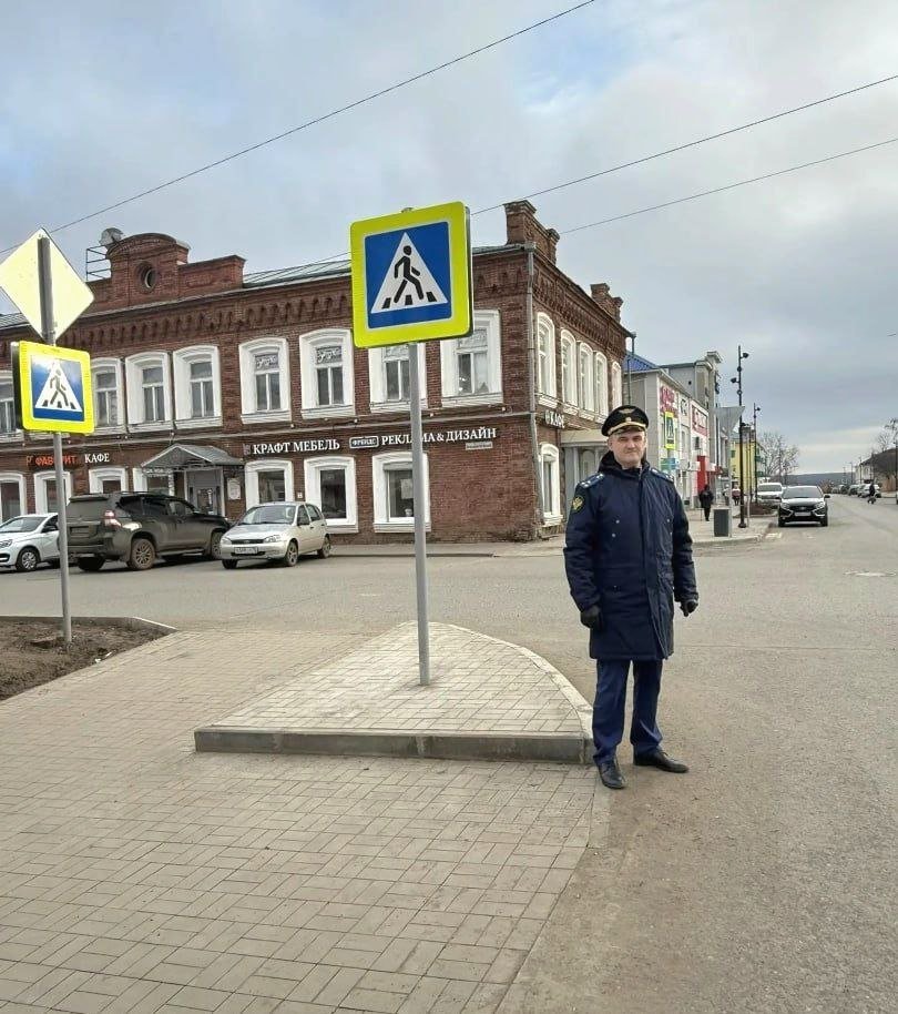 В Сарапуле по решению суда обустроили пешеходные переходы на опасном перекрёстке