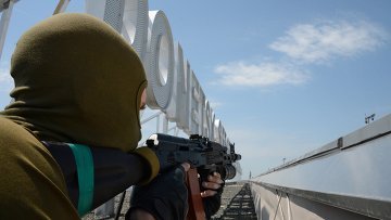 Ополченцы: украинские военные втрое увеличили численность в аэропорту Донецка